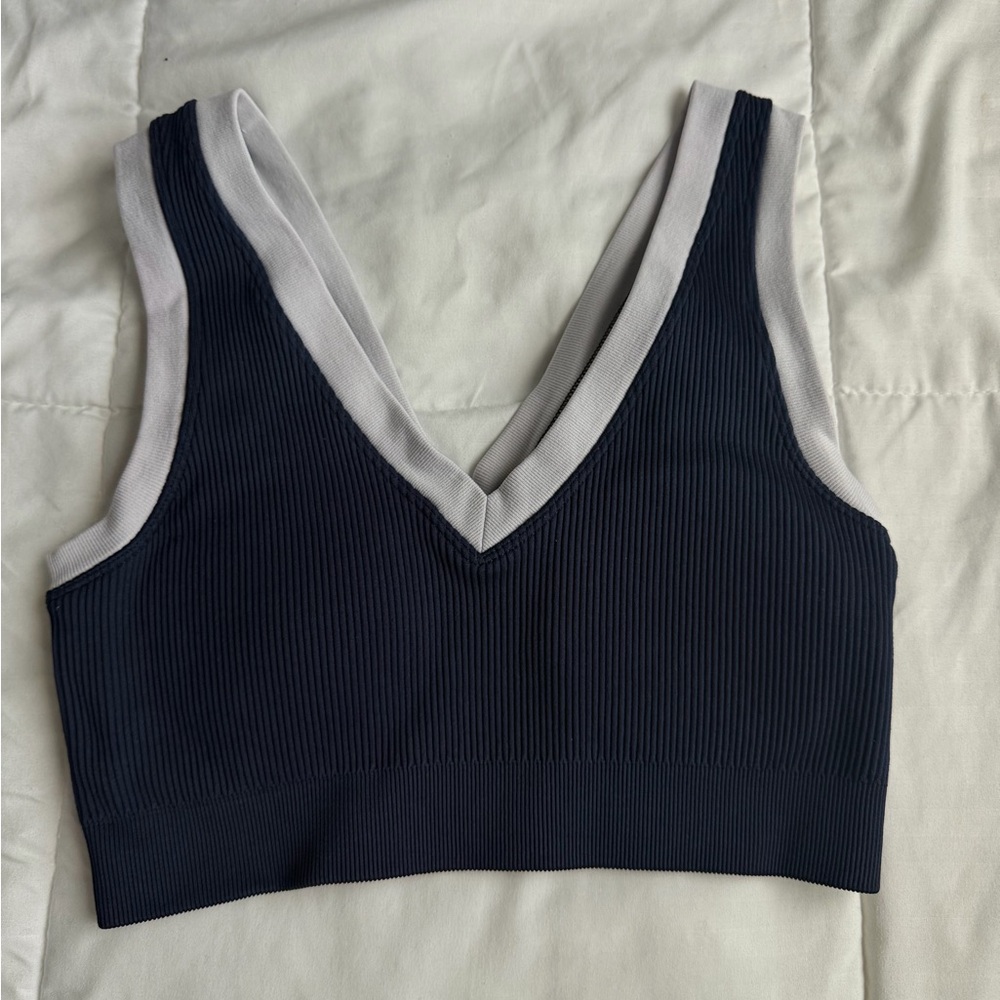 Stylish V-Neck Ribbed Crop Top - Navy and Gray